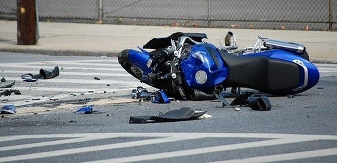 PLAKASIZ OLUP TRAFK SGORTASI BULUNMAYAN MOTOSKLET SRCSNN NEDEN OLDUU KAZADA GVENCE HESABININ MADD TAZMNAT TALEPLERNDEN SORUMLU OLDUU HAKKINDA